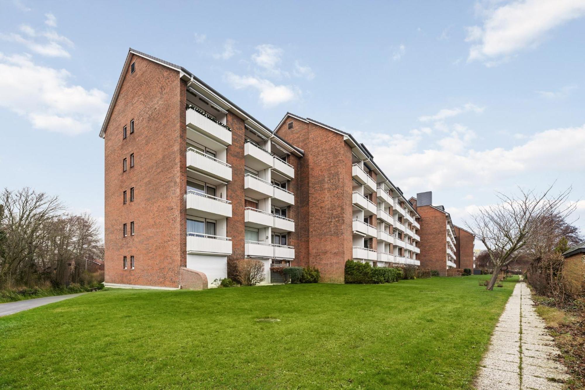 Greypearl - Ruhig Gelegen Mit Terrasse - Strandnaehe - Parkplatz - Wlan Бюзум Экстерьер фото
